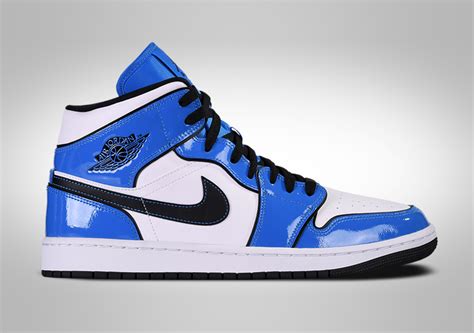 NIKE AIR JORDAN 1 RETRO MID SE SIGNAL BLUE Modré cena 4702,50kč ...