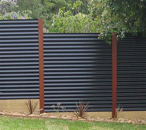 Modern Privacy Fence Ideas for Your Outdoor Space