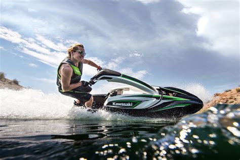 Kawasaki introduces stand-up Jet Ski SX-R for 2017 | Boating Industry