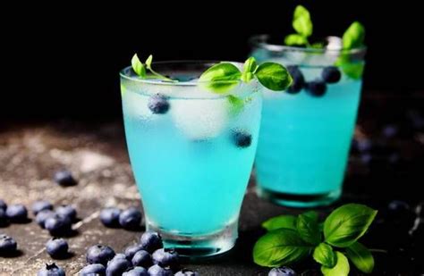 Blue moon cocktail recipe in 2021 | Blue moon cocktail, Cocktail ...