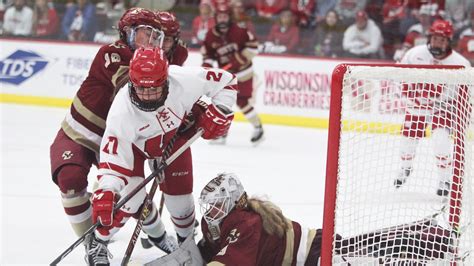 Wisconsin women's hockey, Minnesota streak into late-season showdown