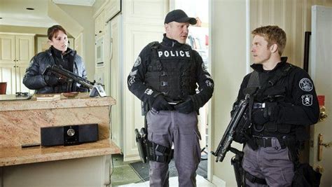 Amy Jo johnson, David Paetkau & Hugh Dillon in Flashpoint | Amy jo ...