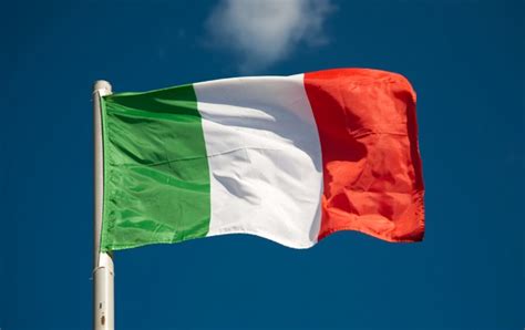 The Italian Flag – What The Colors mean | This is Italy