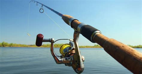 Best Telescopic Fishing Rod For Big Fish (2021 Review) - Tactical Huntr