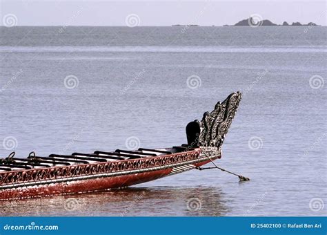 Traditional New Zealand Maori Waka Stock Photo - Image: 25402100