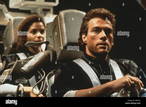 Jean claude van damme timecop - squaredatila