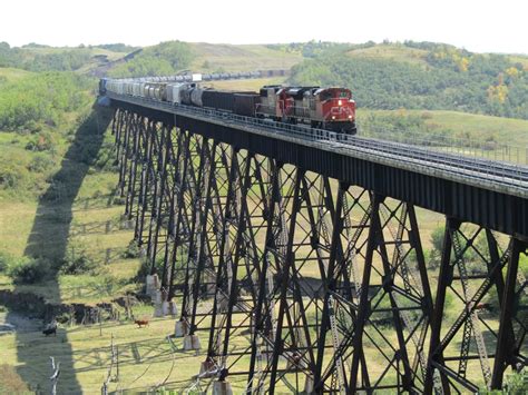 Plan an autumn visit to the Uno Trestle Bridge - Manitoba Co-operator