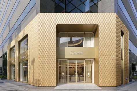 The new face of fashion retail: the facade design of luxury brands