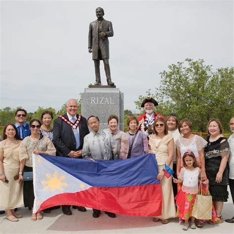 Jose Rizal Monument Luneta Park - Jose rizal, considered as the ...