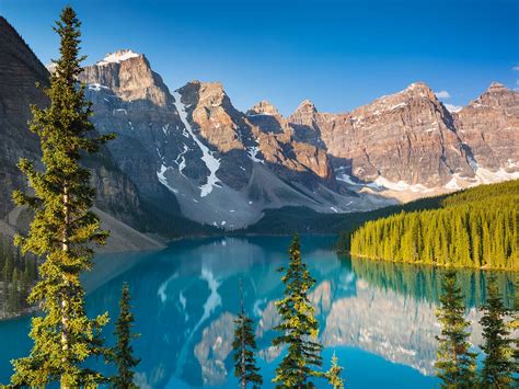 Moraine Lake, Banff, Alberta - Canada - Destin Sparks