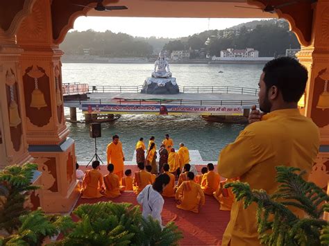 Ganga Aarti Rishikesh - All You Need to Know BEFORE You Go