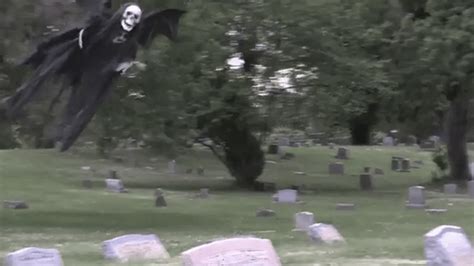 WATCH: Flying Skeleton, the Epic Halloween Prank [VIDEO] | Heavy.com