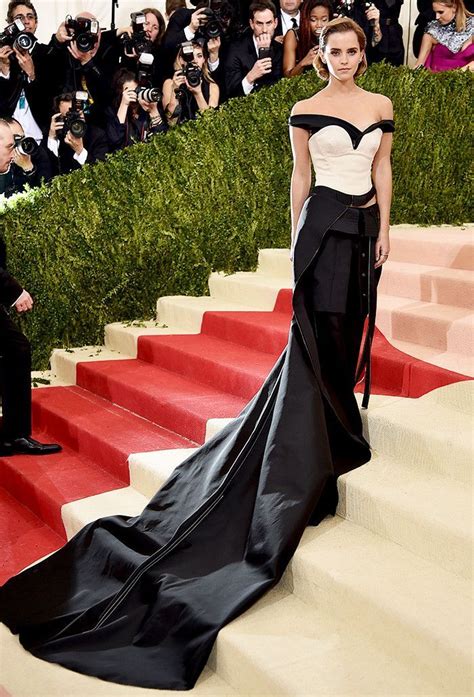 16 Times Emma Watson's Red Carpet Style Surprised Us (in the Best Way ...