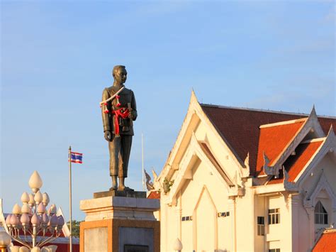 Phraya Phakdi Chumphon Monument (Lae) | Find & View Tourist Attractions ...