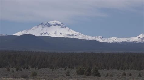 Activity under Three Sisters volcanic region monitored by experts ...