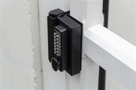 Hướng dẫn cách sử dụng gate code lock an toàn và tiện lợi