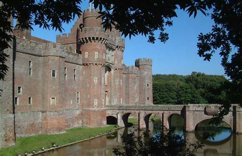 Herstmonceux Castle - Castles Photo (694544) - Fanpop