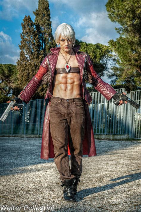 Dante Cosplay at Roma Comics 2013 - DMC Tribute by LeonChiroCosplayArt ...