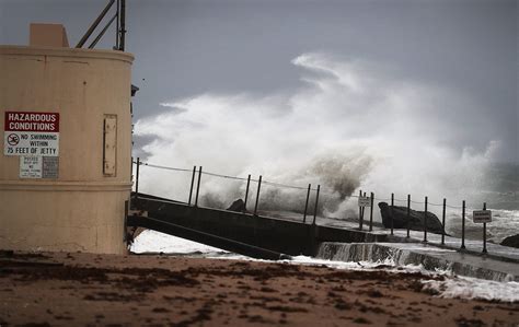 Hurricane Matthew turns its attention to Florida, Atlantic Coast ...