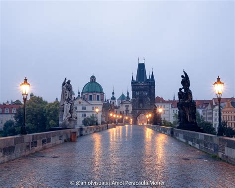 How to photograph Charles Bridge: best spots and tips