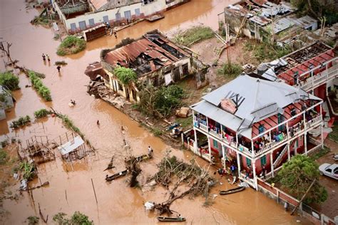 FOTOS IMAGENS-Quase 15 mil pessoas aguardam resgate em zonas inundadas ...