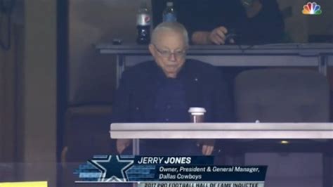 Cowboys vs. Eagles: Jerry Jones in suite became a meme during SNF