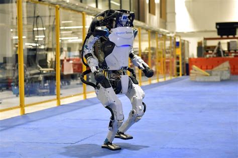 Boston Dynamics lo ha vuelto a hacer: sus robots humanoides Atlas ...