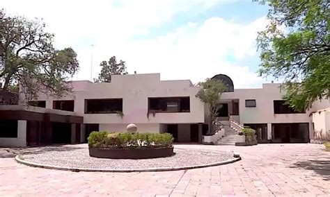 Ex-drug lord's mansion goes for 49 million pesos in latest auction