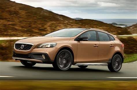 Volvo V40 Cross Country D3 SE Nav review | Autocar