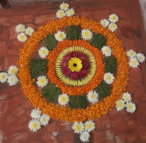 Pin by Smita Gupta on Rangoli | Simple flower rangoli, Flower ...