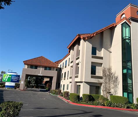 Hotels in Santa Clara, California - Holiday Inn Express & Suites Santa ...