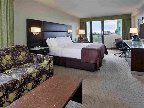 Hotel in Vancouver | Holiday Inn Vancouver-Centre (Broadway) Hotel