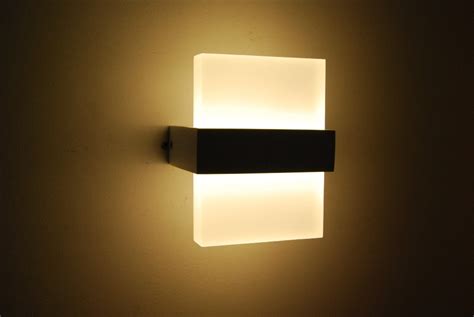 Led bedroom wall lights - 10 varieties To Illuminate Your Bedrooms ...