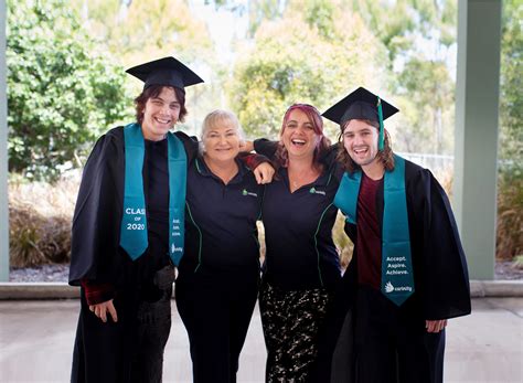 Small Gladstone high school farewells first graduates - Gladstone News