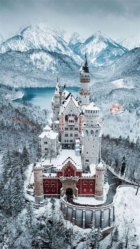 Winter Wonderland Castles in Germany: An immersive guide by Lilly Gúen