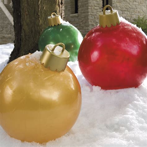 Cheap And Easy Outdoor Giant Christmas Ornaments (That Are Freakin' Cute)