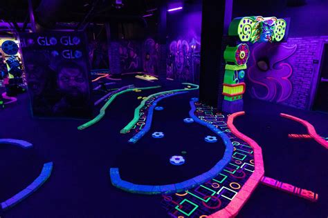 GLO MINI GOLF | Glow In The Dark Indoor Mini Golf Near Me