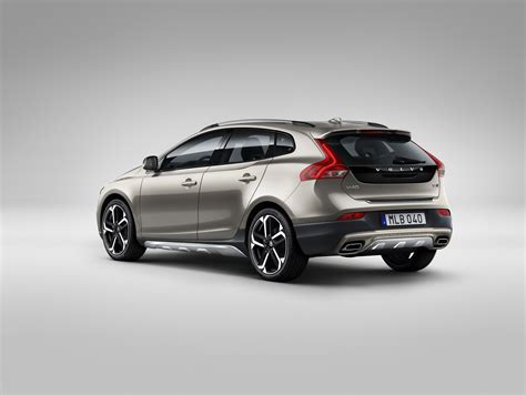 2017 Volvo V40 Cross Country New Engines: 1.5L T3 and 2.0L T4 and 2 ...