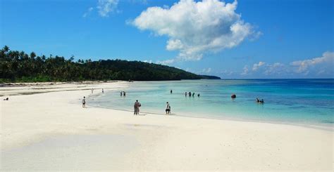 Indonesia Celebrities and News: Maratua Island, East Kalimantan, Indonesia