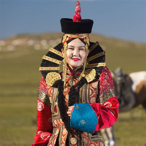 Mongolian woman | Traditional outfits, Women, Native dress