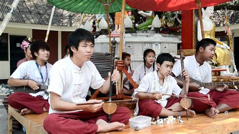 Traditional Thai Music in the Street 2 (HD) - YouTube