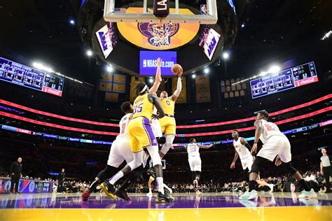 Lakers vs. Heat Final Score: Lakers win mid-off against Miami - Silver ...