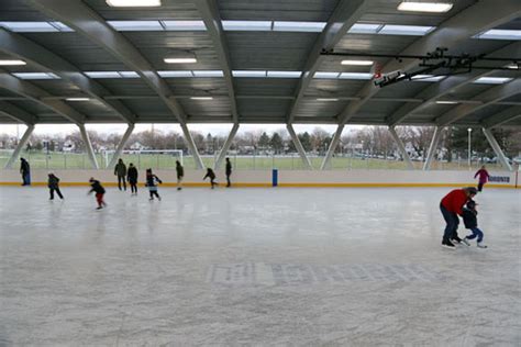 TORONTO’s FIRST OUTDOOR COVERED ICE RINK OPENS IN A REBUILT GREENWOOD ...