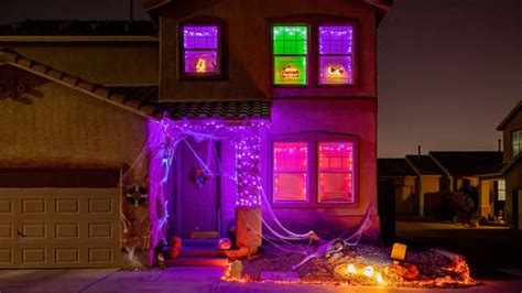 TikTok Outdoor Halloween Lighting | Apartment Therapy