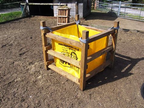 Horsemanship UK: Cheap DIY Hay Feeder