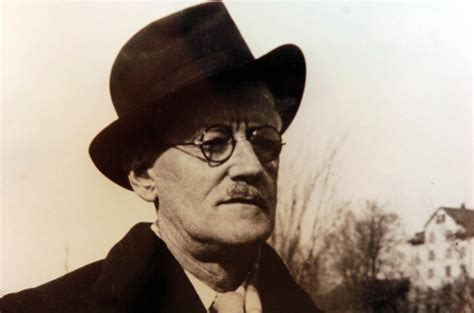 Biography of James Joyce, Irish Novelist