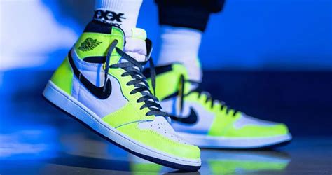 Air Jordan 1 High OG "Volt" Looks Great On Feet - Fastsole