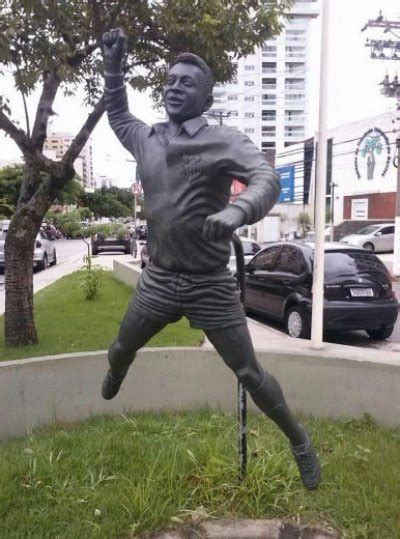 The Sporting Statues Project: Pelé: Avenida Almirante Cochrane, Santos ...