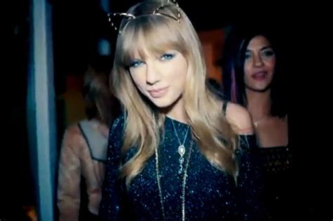 22 Things We Covet In Taylor Swift's '22' Music Video