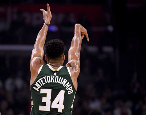 Milwaukee Bucks: Giannis Making Huge Strides with 3 Point Shot